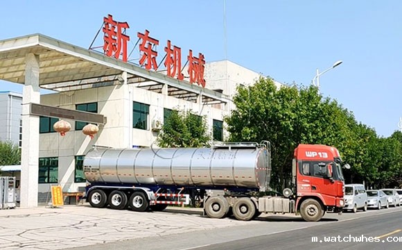 <a href=http://xnc.xdqj.com/xnc/ target=_blank class=infotextkey>半挂<a href=/ target=_blank class=infotextkey>奶罐车</a></a>