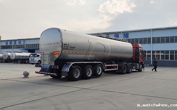 鲜奶运输半挂车