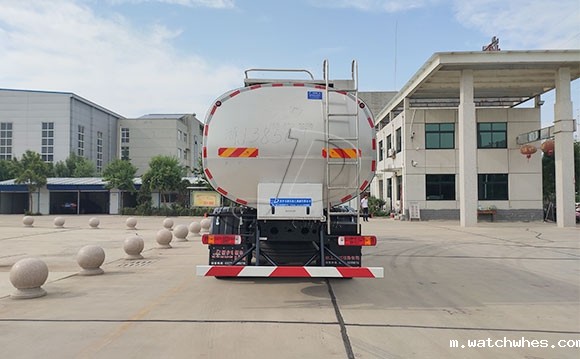 前四后六<a href=/ target=_blank class=infotextkey>奶罐车</a>