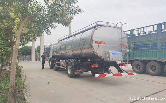 国五<a href=/ target=_blank class=infotextkey>奶罐车</a>