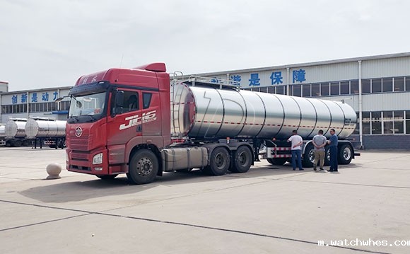 运输鲜奶挂车