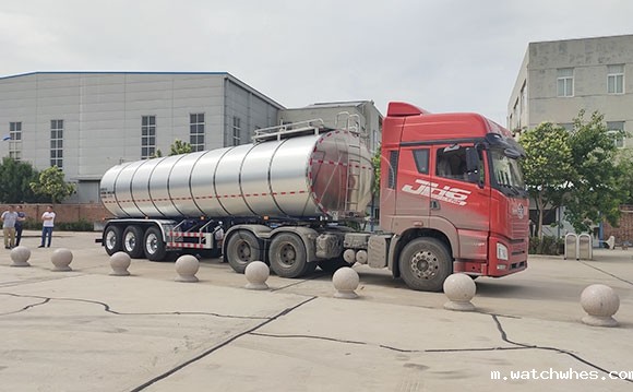 运输鲜奶挂车