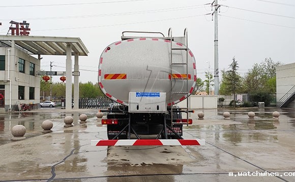 前四后四<a href=http://xnc.xdqj.com/ngc/ target=_blank class=infotextkey>一体<a href=/ target=_blank class=infotextkey>奶罐车</a></a>