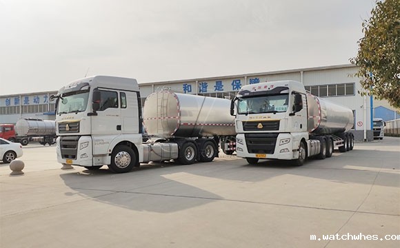 半挂鲜奶运输车
