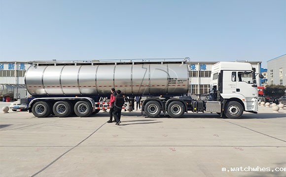 半挂奶罐运输车