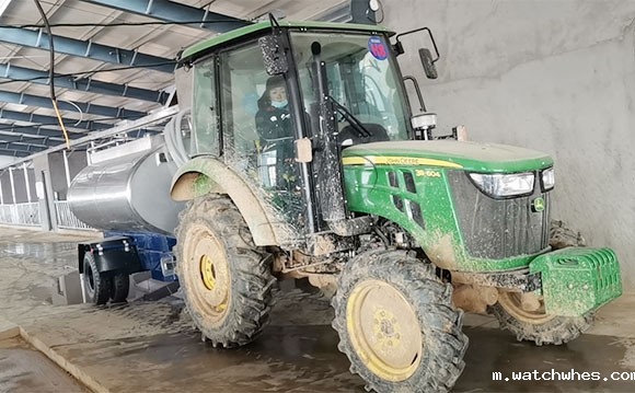 拖拉机牵引鲜奶运输罐