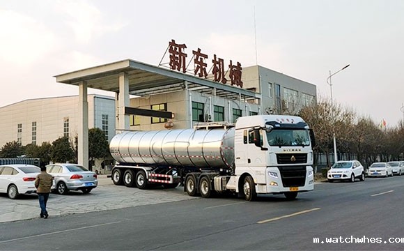 半挂运<a href=/ target=_blank class=infotextkey>奶罐车</a>
