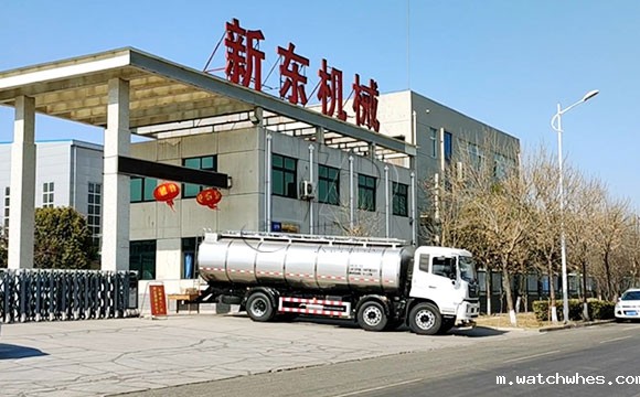 前四后四鲜奶运输车