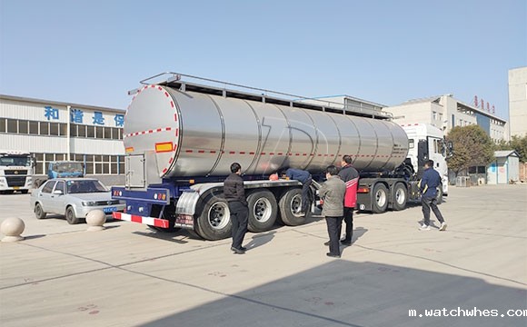 半挂奶罐运输车