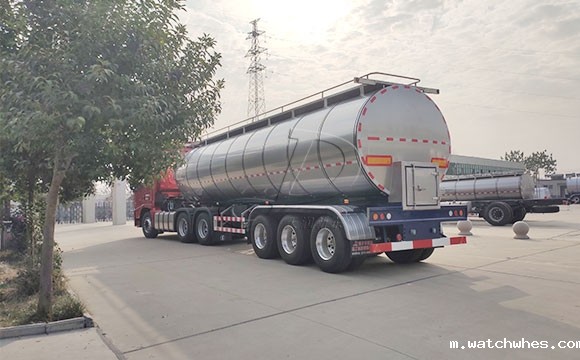 半挂保温运奶车