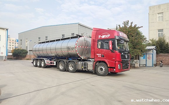 半挂保温运奶车