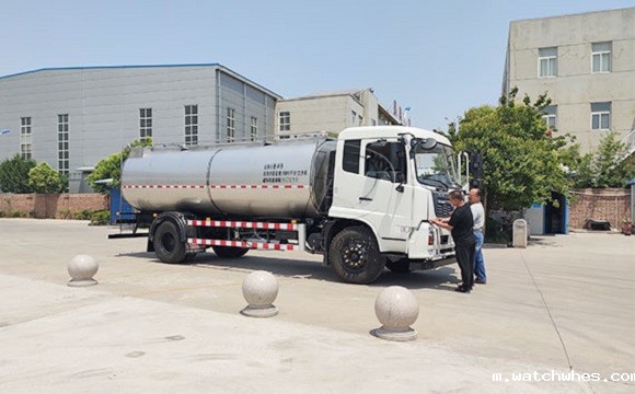 10吨运输牛奶车