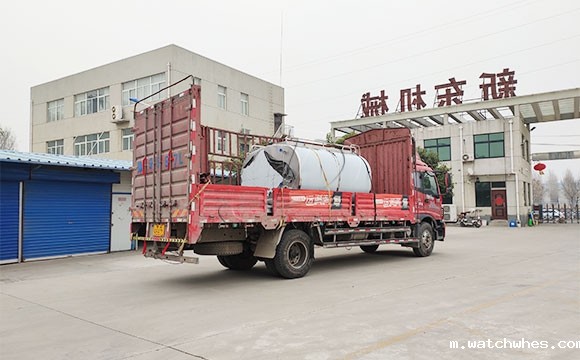 郑州客户订购的3吨不锈钢保温运输罐今日发货