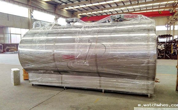 星空体育app官网入口10吨鸭血<a href=/ target=_blank class=infotextkey>制冷罐</a>准备发往山东