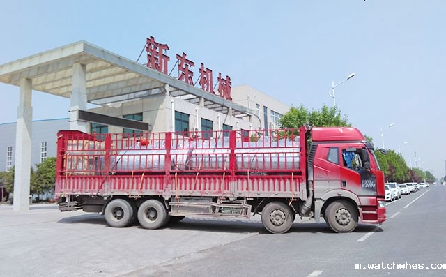 周口客户订购的6吨/8吨鲜奶制冷罐今日发货