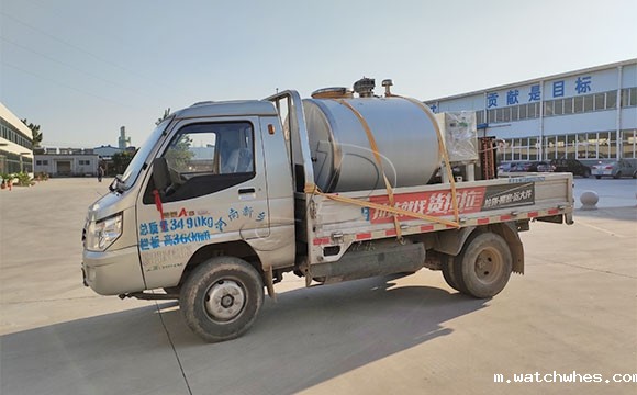 洛阳客户订购的1吨牛奶<a href=/ target=_blank class=infotextkey>制冷罐</a>下午发货