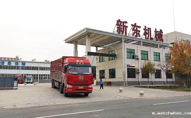 我公司两台5吨卧式果酒制冷罐今日发往贵州