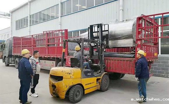 西藏客户订购的3台2吨鲜奶<a href=/ target=_blank class=infotextkey>制冷罐</a>连夜发货