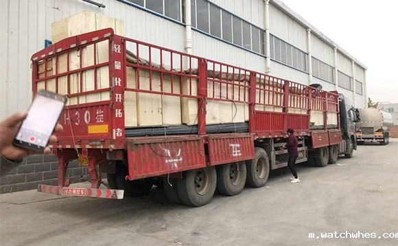 西藏客户订购的3台2吨鲜奶<a href=/ target=_blank class=infotextkey>制冷罐</a>连夜发货