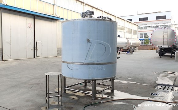 天津客户订购的3吨立式酸奶<a href=/ target=_blank class=infotextkey>制冷罐</a>按时发货
