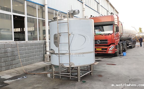 天津客户订购的3吨立式酸奶<a href=/ target=_blank class=infotextkey>制冷罐</a>按时发货