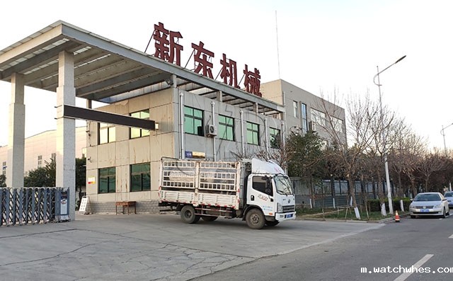 宁夏客户订购的5吨牛奶保鲜制冷罐发货现场