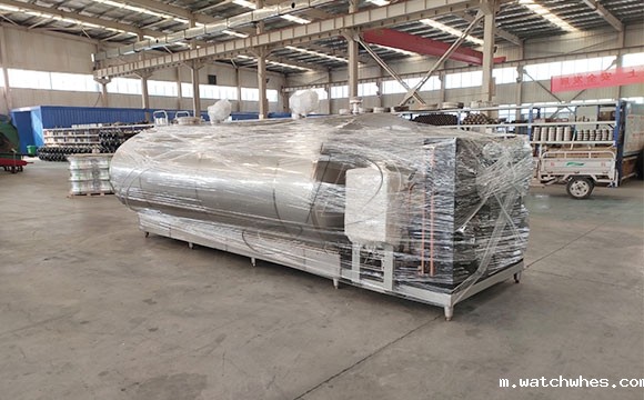 安阳客户订购的5吨卧式鲜奶<a href=/ target=_blank class=infotextkey>制冷罐</a>下午发货