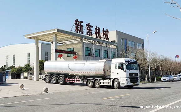 大型牛奶保温液罐车
