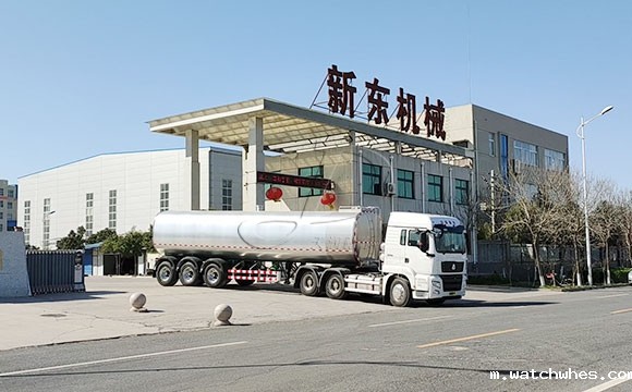 大型牛奶保温液罐车