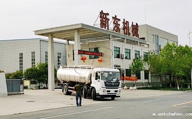 我公司前四后四车罐一体拉奶专用车发往山东