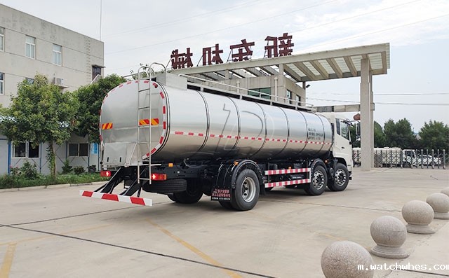 南阳东风三轴16立方一体鲜奶运输车客户提车现场