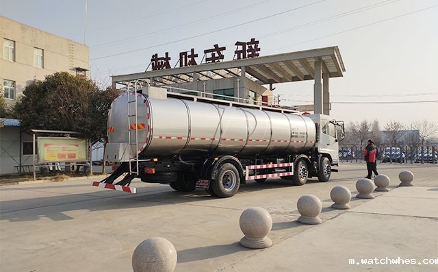 江苏物流公司订购的车罐一体鲜奶运输车提车现场