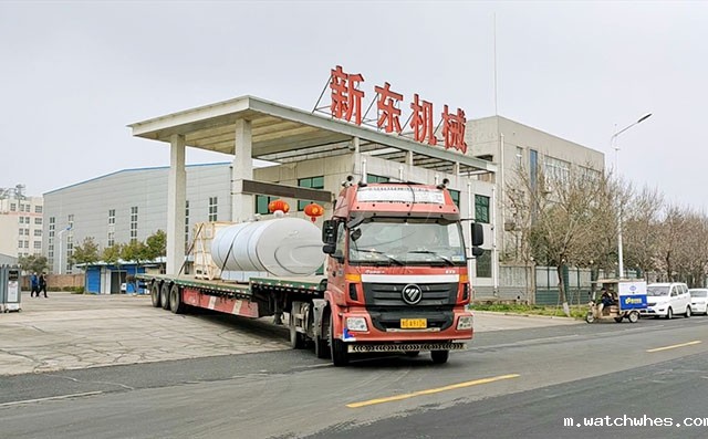 广东10吨不锈钢牛奶制冷罐装车发货现场