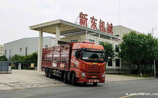 甘肃某牧场订购的2台6吨牛奶制冷罐下午发货