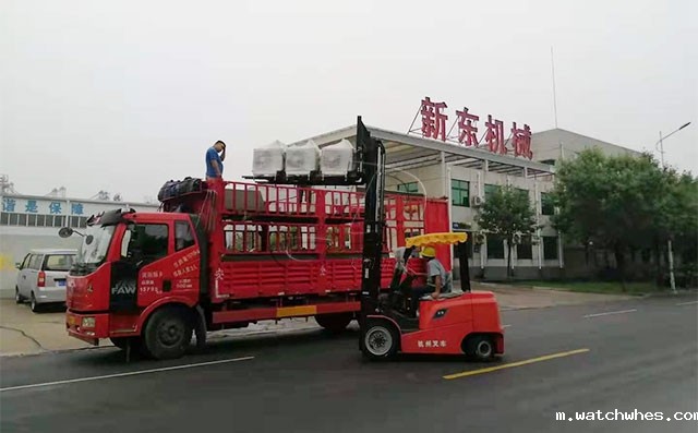 青海客户订购的30台小型牦牛奶制冷罐发货