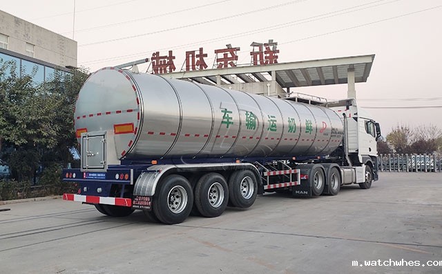 东北走起！再发3台34吨半挂牛奶运输罐车