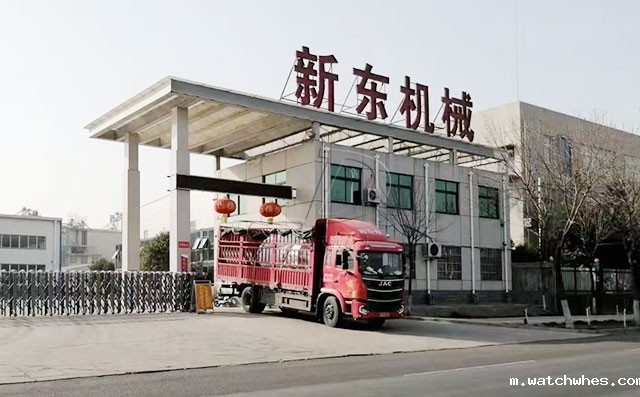 我公司6吨不锈钢直冷式制冷罐发往山东淄博