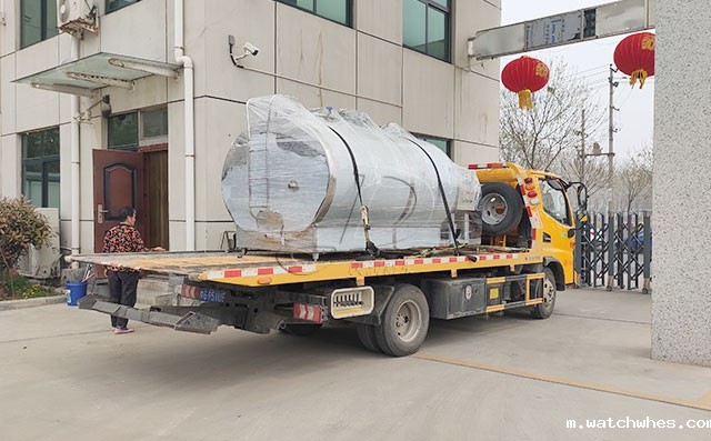 河南老客户订购的3吨牛奶制冷罐发货现场