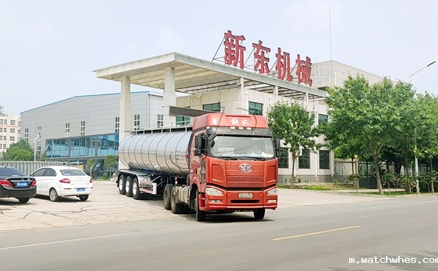 恭喜山东客户喜提34方半挂奶罐车！