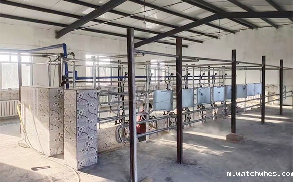 中置式<a href=/ target=_blank class=infotextkey>挤奶机</a>