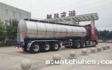 甘肃奶罐车客户订购的34方半挂奶罐车客户提车现场