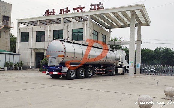 半挂鲜奶运输车