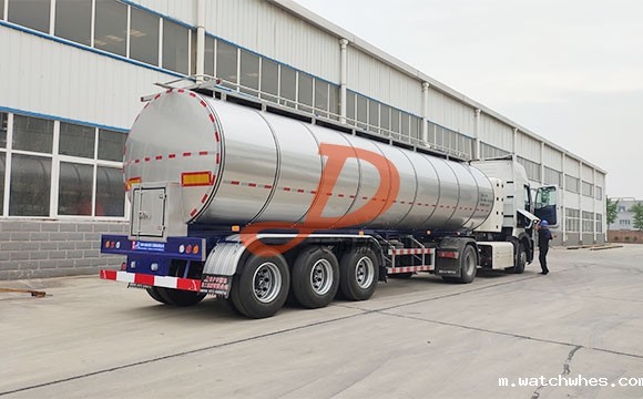 半挂鲜奶运输车