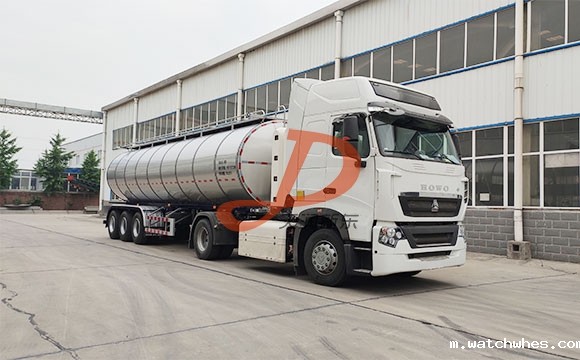 半挂鲜奶运输车