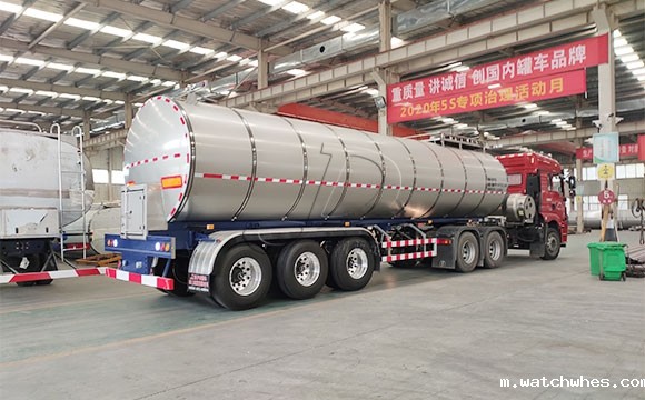 三轴半挂鲜奶罐车