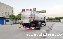 山西两轴车罐一体鲜奶运输车客户提车现场