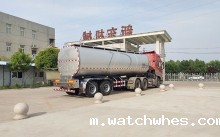 我公司两轴半挂牛奶罐式汽车按时发往宁夏