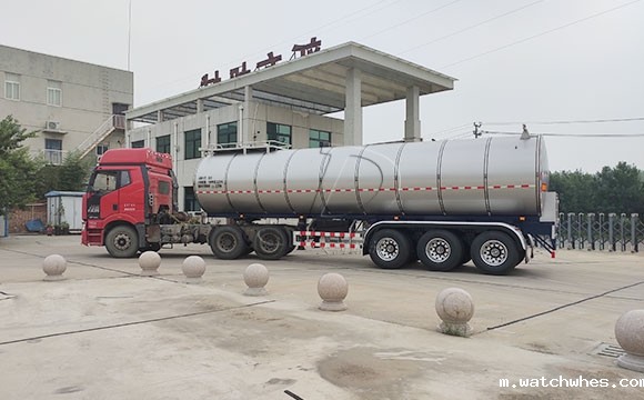 34吨牛奶运输物流车