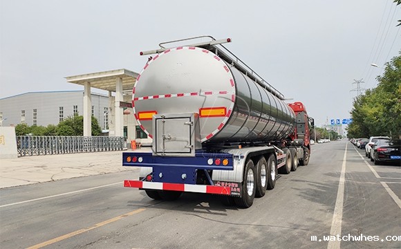 大型拖挂鲜牛奶罐车
