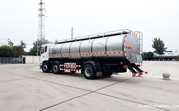 拉牛奶的一体运输车